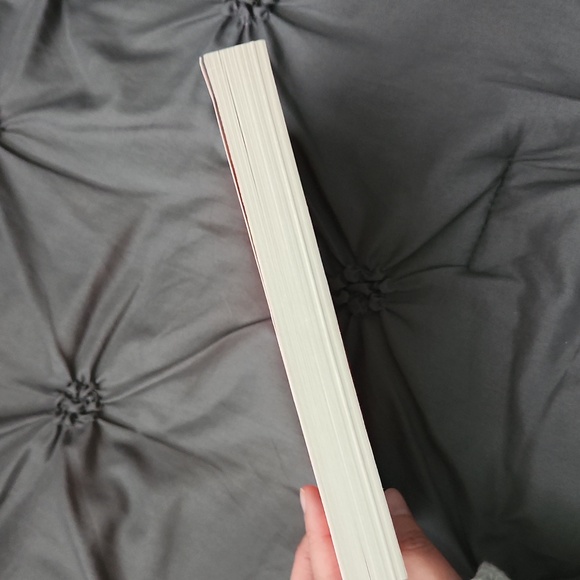 📚Books 3/$20 The dead romantics by Ashley Poston - Picture 3 of 5